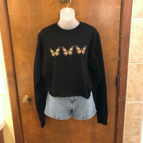Black butterfly trio graphic tee. NWT size medium - Picture 3 of 14